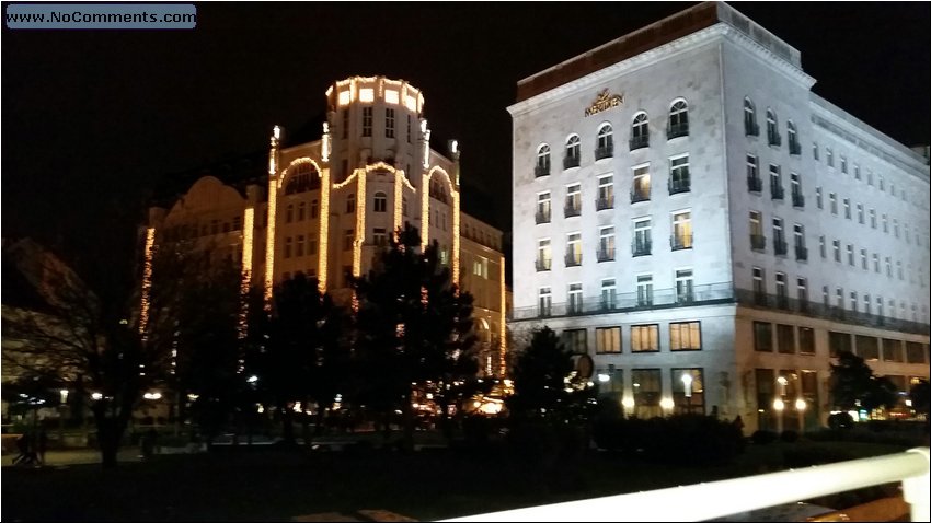 Budapest at night 00.jpg