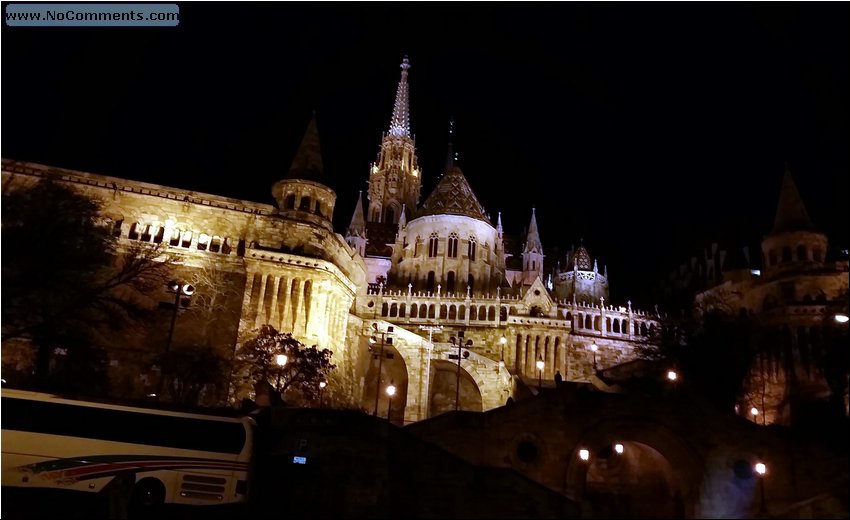 Budapest at night 05.jpg