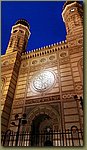 Budapest Synagogue at night.jpg