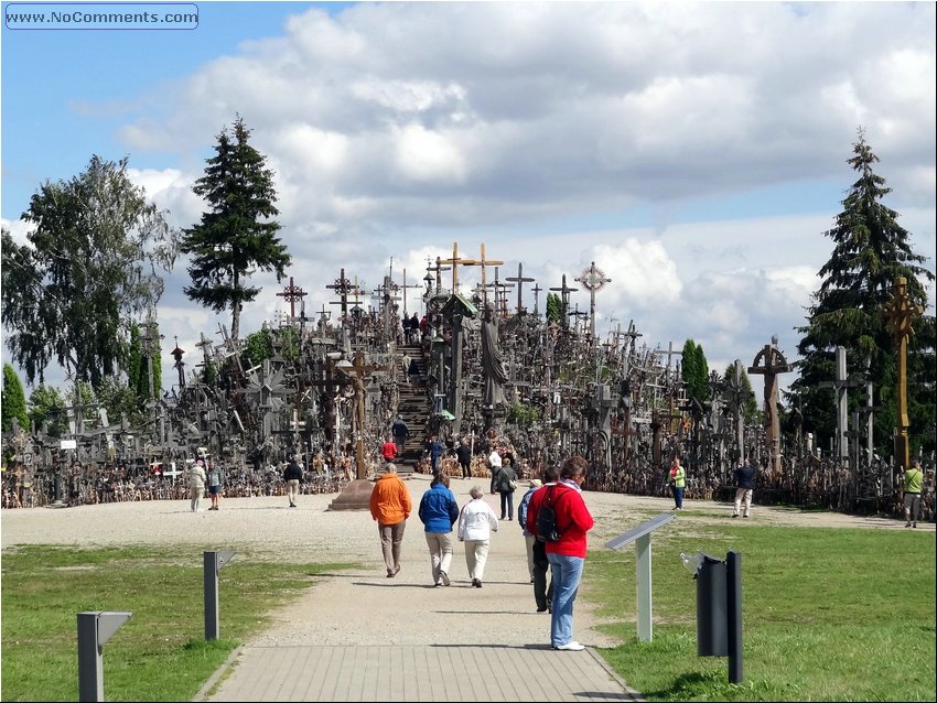 Hill_of_Crosses_01.JPG