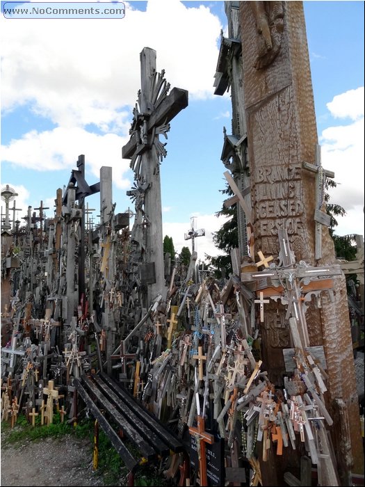 Hill_of_Crosses_04.JPG