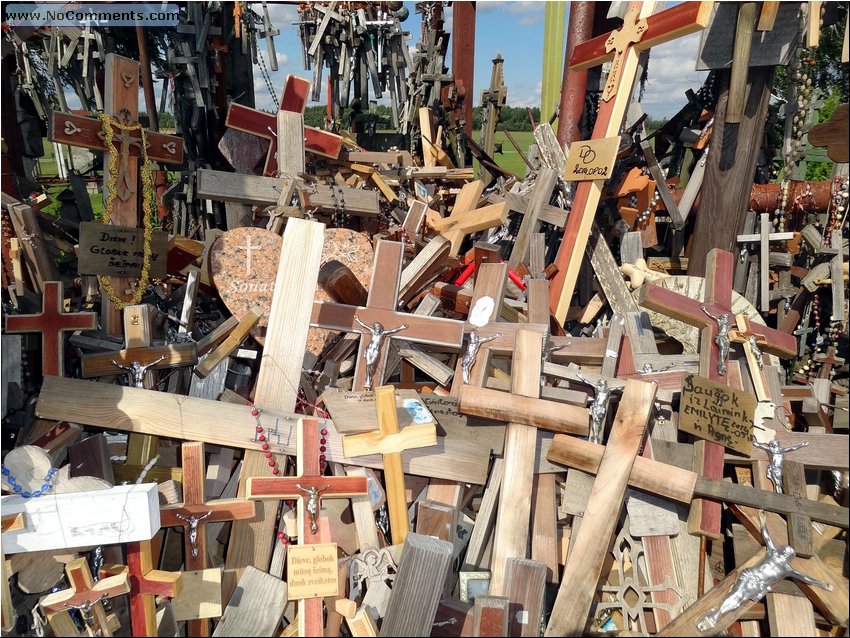 Hill_of_Crosses_09.JPG