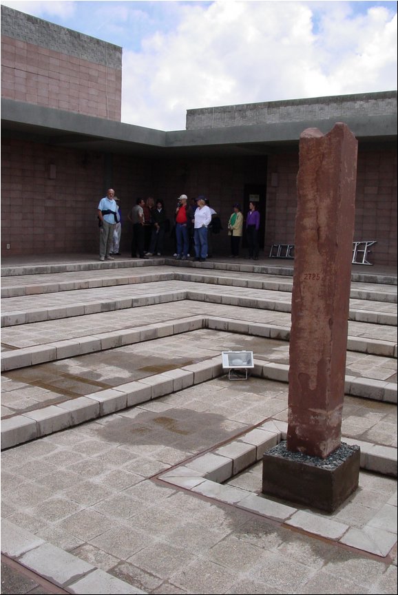 Tiwanaku 021.jpg