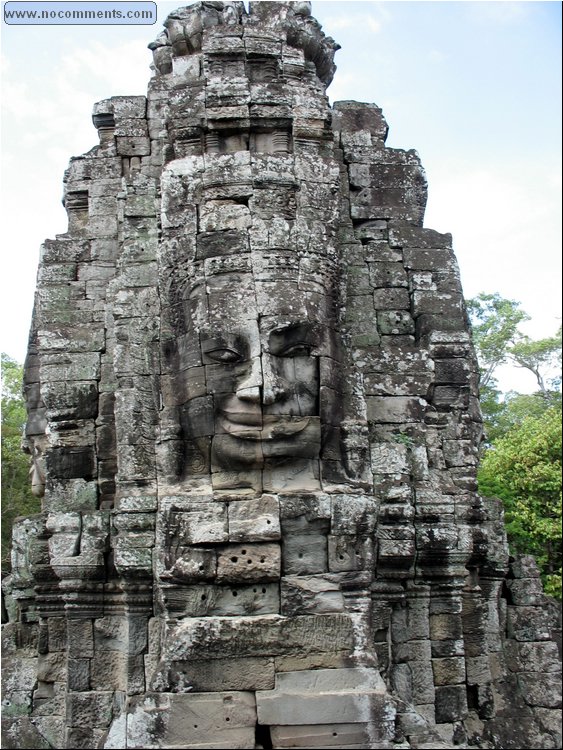 Bayon temple Mona Lisa.jpg