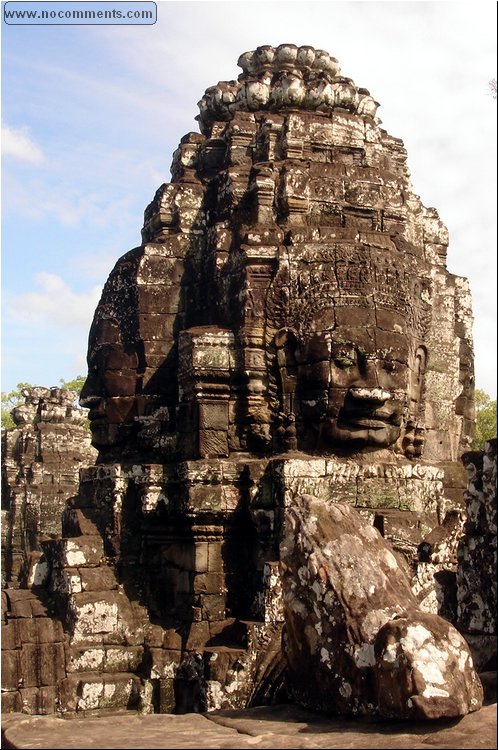 Bayon temple smiles 6.JPG