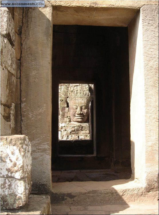 Bayon temple smiles 7.JPG