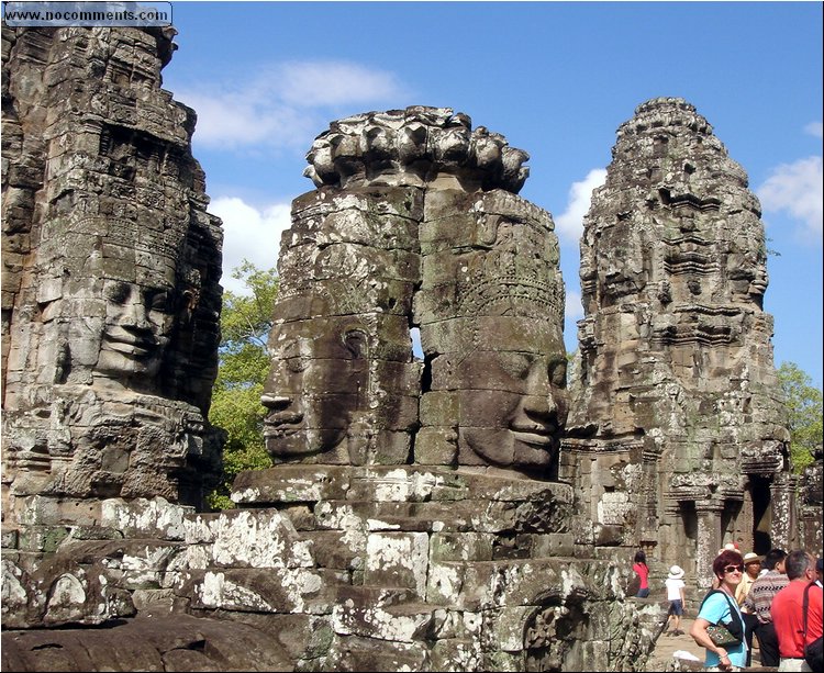 Bayon temple smiles 8.JPG