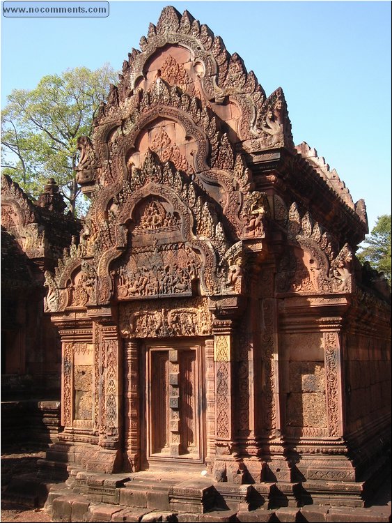 Citadel of Women Banteay Srei 4c.JPG