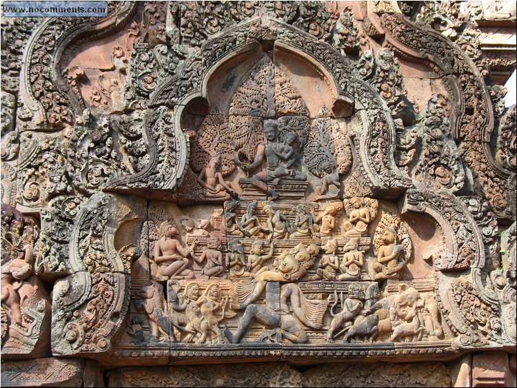 Citadel of Women Banteay Srei 5.jpg