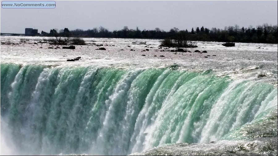 Canadian Niagara Falls 00.jpg