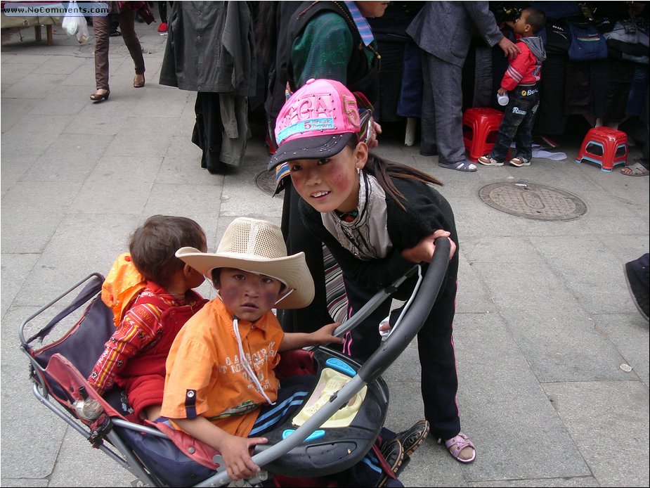 Local children.JPG