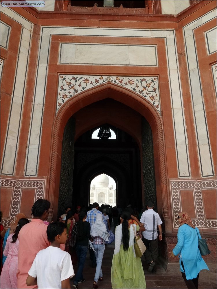 03 Agra Taj Mahal entry.JPG