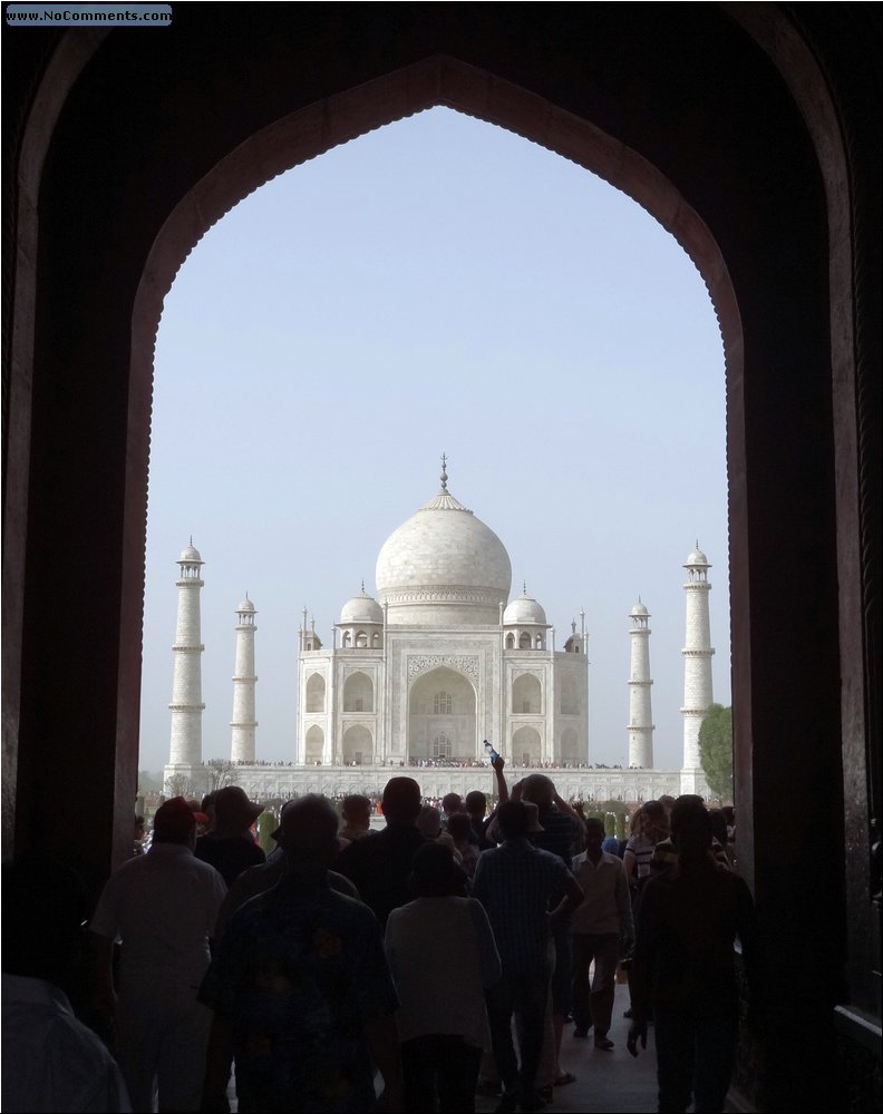 06 Agra Taj Mahal entry.JPG