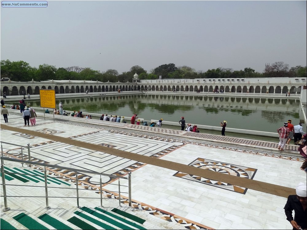 Delhi sikh temple 040.JPG