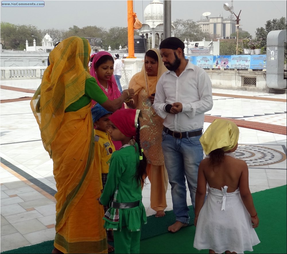 Delhi sikh temple 07.JPG