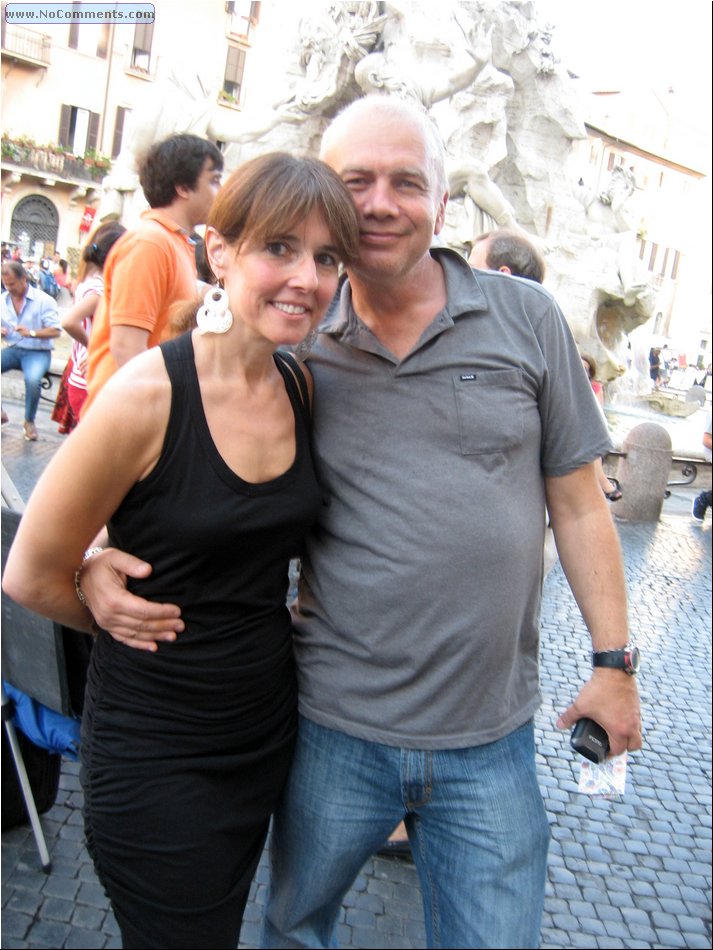 with Sue at Piazza Navona.JPG