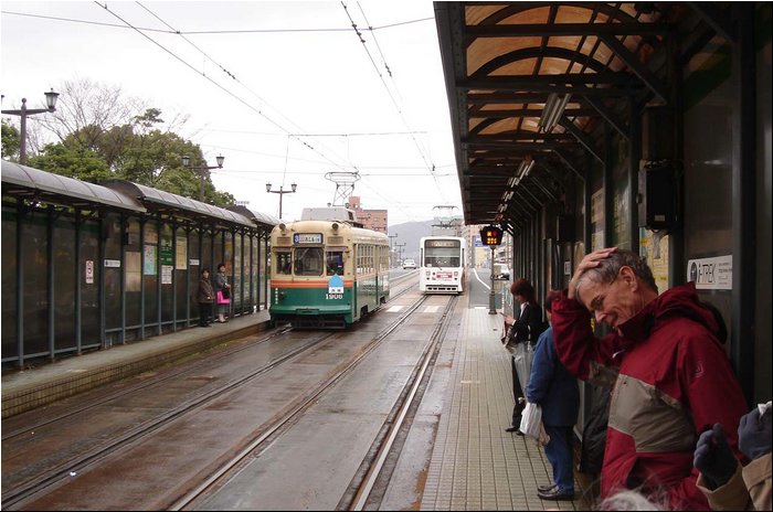 Hiroshima - street cars.JPG