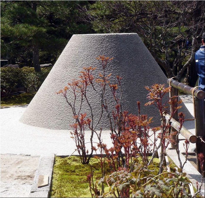 Ginkaku-ji Shrine 1.JPG