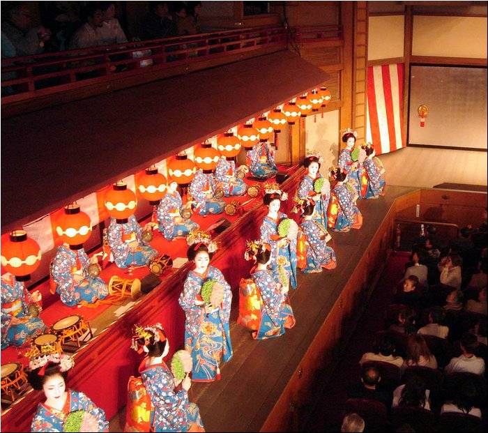 Maiko Dance 2.JPG