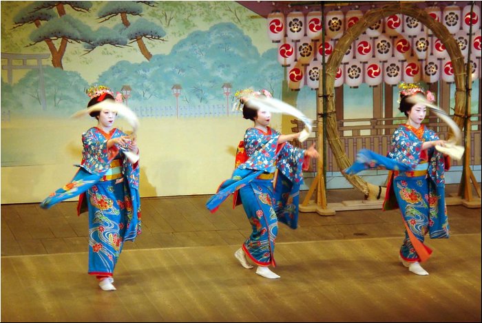 Maiko Dance 7.JPG