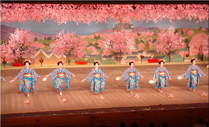 Maiko Dance 9.JPG