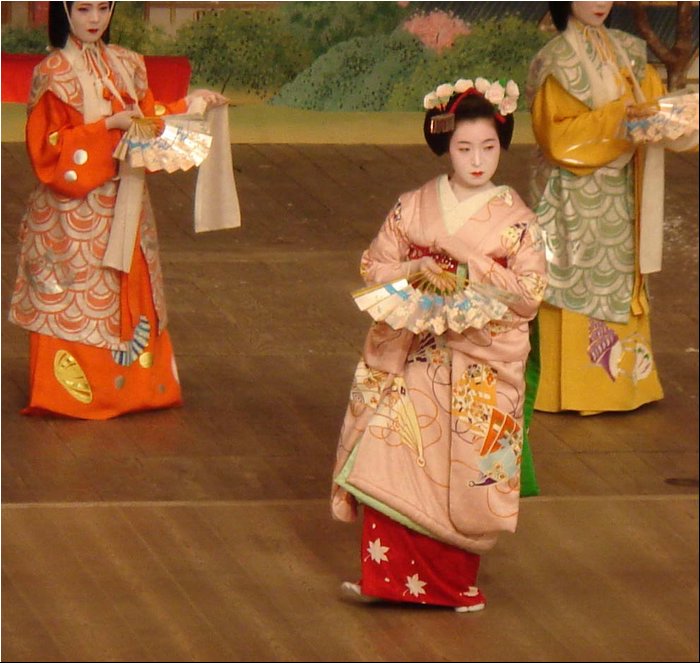 Maiko Dance 9b.JPG