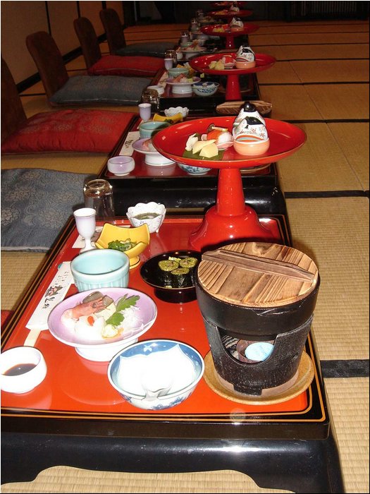 Ryokan Kaiseki dinner 3.JPG