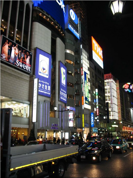 Ginza at night 6.jpg