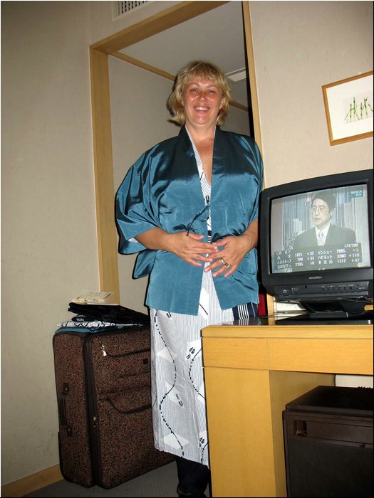 Tokyo ryokan, Sue in yakuta.jpg