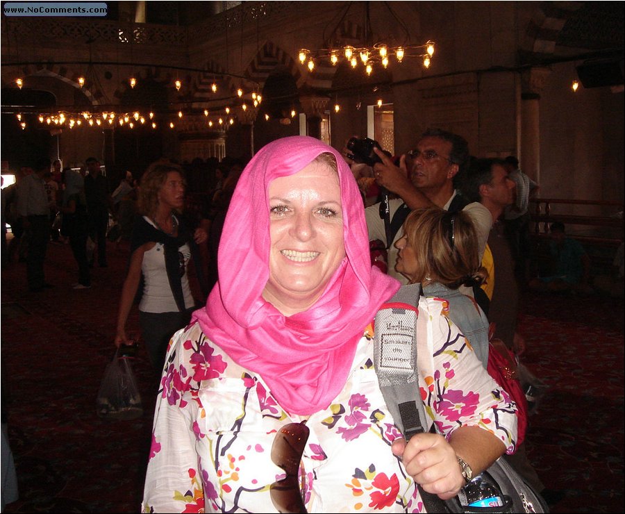 Istanbul Blue Mosque inside.JPG