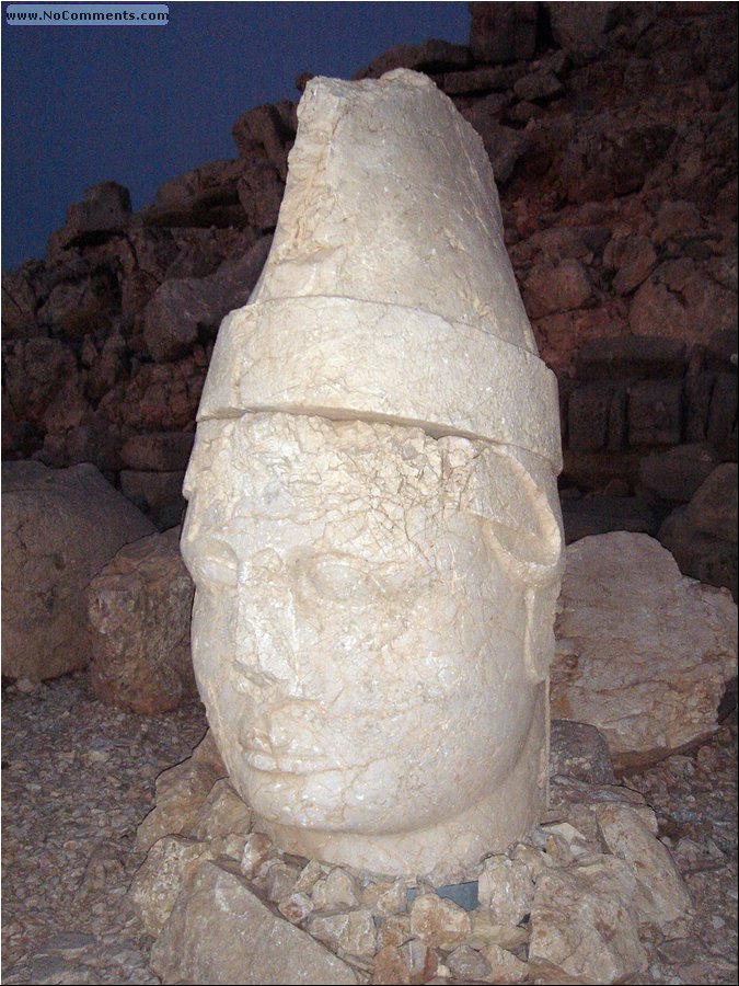 Mount Nemrut Meglomania 2.JPG