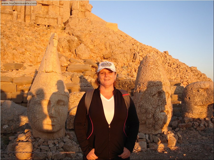 Mount Nemrut Sunrise Elsa 2.JPG