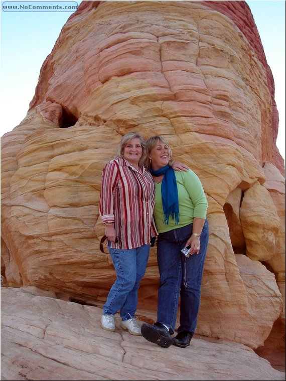 Valley of Fire - Sue & Peaches.JPG