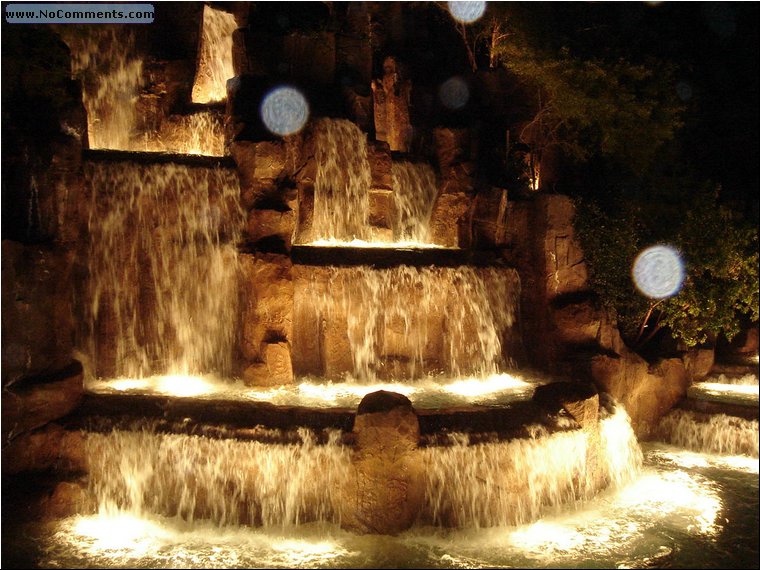 Wynn, fountain.JPG