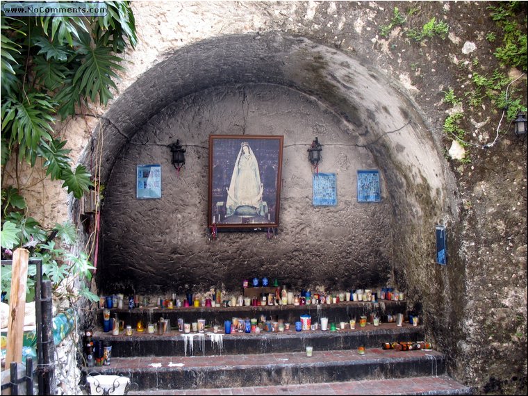 Izmal Cathedral 4.jpg