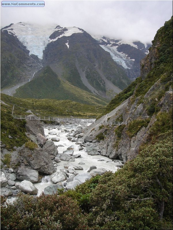 Hooker Valley - bridge.JPG