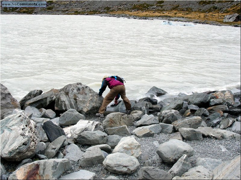 Hooker Valley - ice cold water.JPG