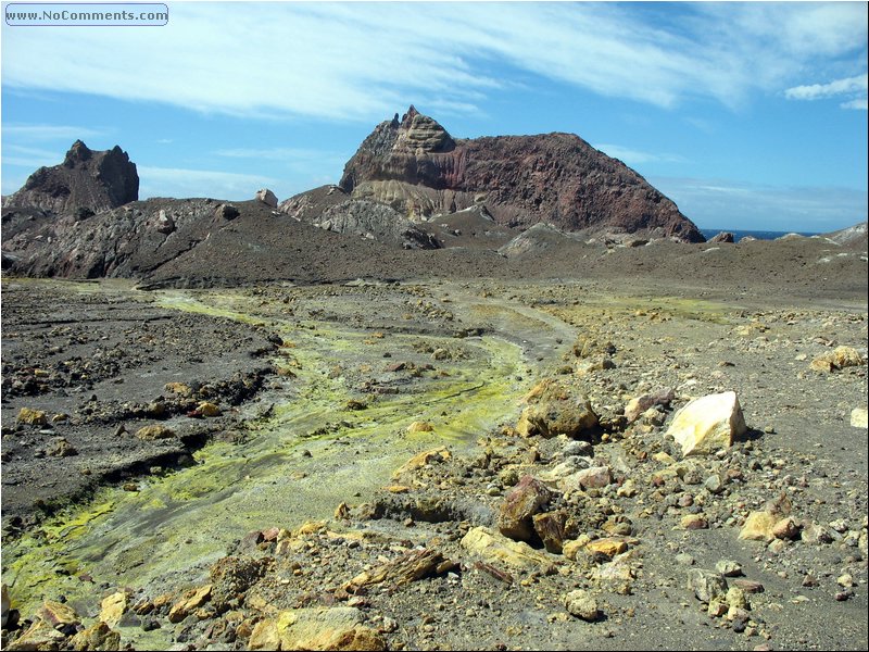 inside the crater- sulfur deposits 1.jpg