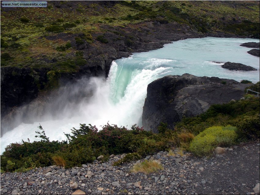 Torres_del_Paine Waterfall.JPG