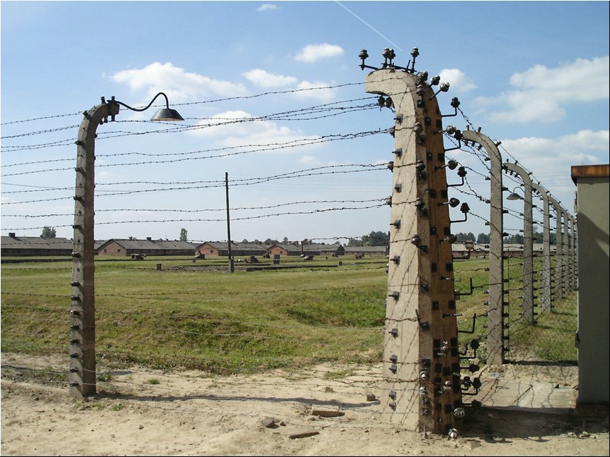 Auschwitz-Birkenau3.jpg