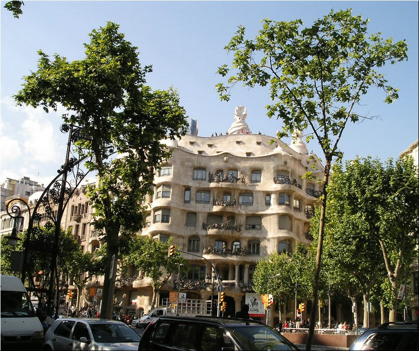 Gaudi Casa Mila 1.JPG