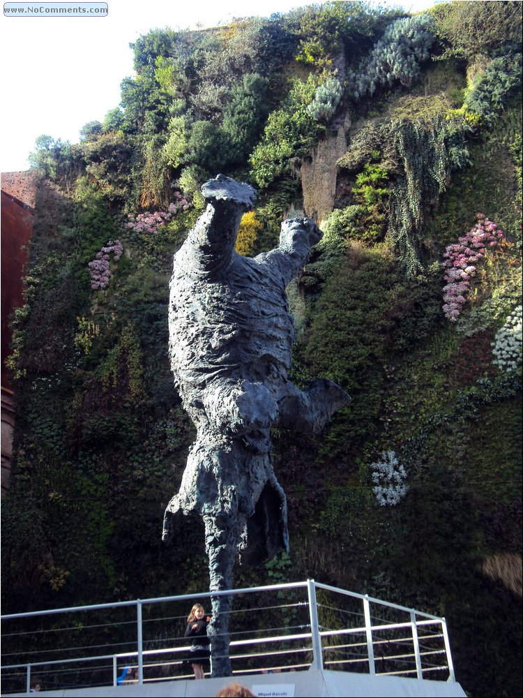 Madrid elephant statue.JPG