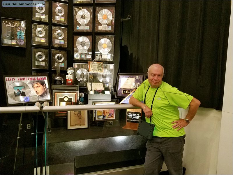 Elvis_09.jpg