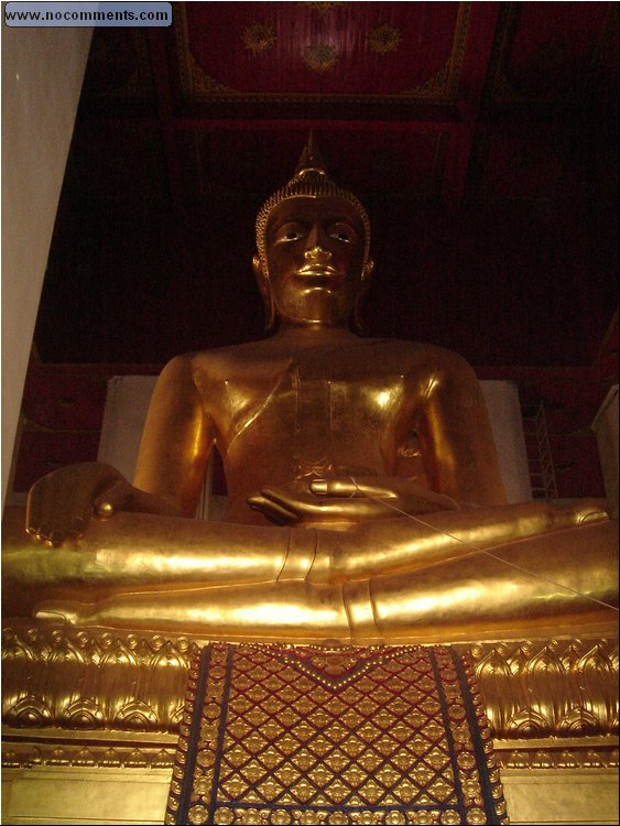 Ayutthaya - Golden Buddha.JPG