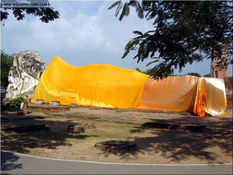 Ayutthaya - reclining Buddha.JPG