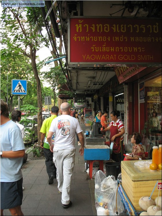 Bangkok Street 1.jpg