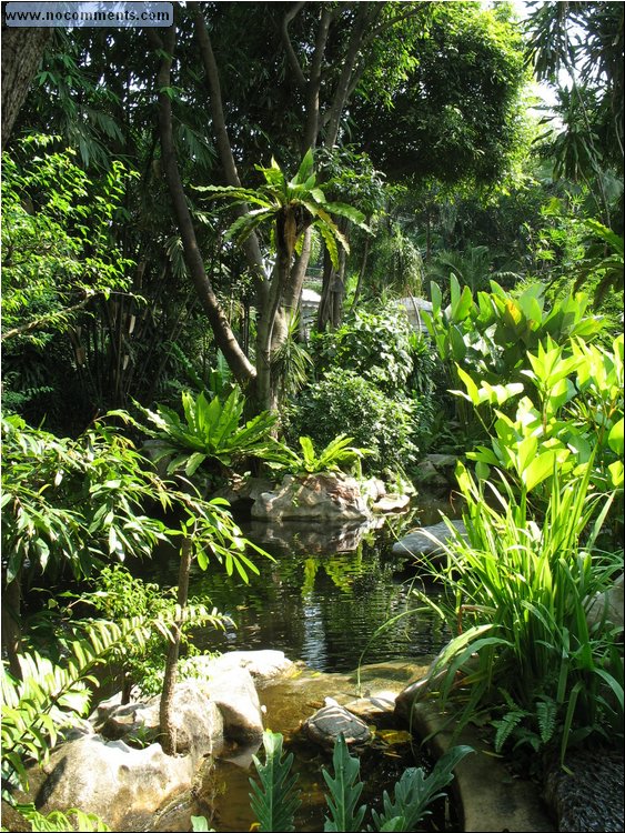 Prasart Museum Garden 1.jpg