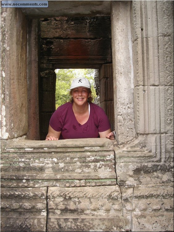 Bayon temple another smile.JPG