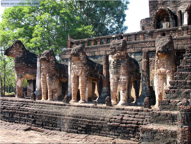 Sukhothai - elephant temple 1.jpg