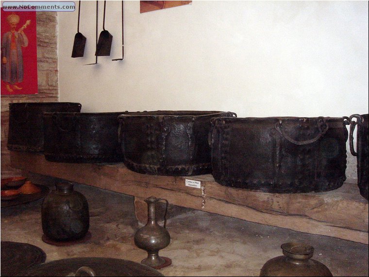 Topkapi palace inside kitchen.JPG